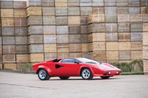 Lamborghini-Countach-LP400-S-1978-Bertone-01.thumb.jpg.8946e5e17d236c8583da3933eec9b7e6.jpg