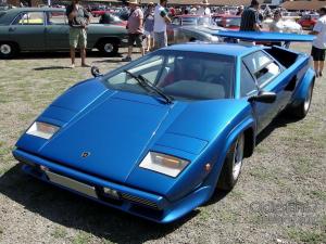 Countach-Blue-01.thumb.jpg.2d1eb3072b98ea68e0faa9f3f04a3e07.jpg