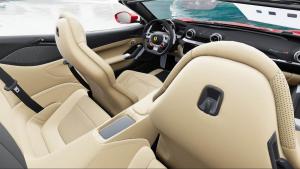 Portofino-innen Sitze hinten.jpg