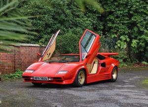 Countach-Red-01.thumb.jpg.a98751624a590797aaf86233e2fb4a08.jpg