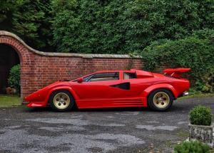 Countach-Red-06.thumb.jpg.752f1e7364f72cc588e0138296703cab.jpg