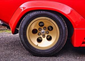 Countach-Red-07.thumb.jpg.06990d9952d66dd8dc3e41c6e06de8dc.jpg