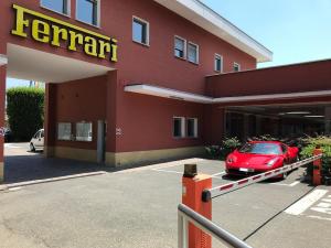 1225928624_Ferrari(3).thumb.JPG.bc61ca9fb05337e75147b88f71c53da7.JPG