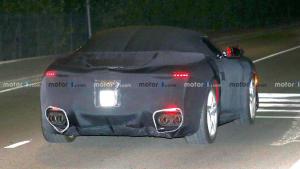 ferrari-roma-spider-first-spy-photo (2).jpg