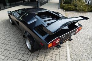 Countach_Black-05.thumb.jpg.3b03f68e72c8a92a4bd1aaa015296498.jpg