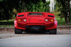 Lamborghini-Countach-LP400-Red-02.thumb.jpeg.4ab8afbaceecc3138318264c620a3d5f.jpeg