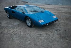 Lamborghini-Countach-LP-400-02.thumb.jpeg.15ab03253de9be0da7fe08374ba7c965.jpeg