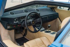 Lamborghini-Countach-LP-400-08.thumb.jpeg.a684ca5b83a90806194305c2862b47c6.jpeg
