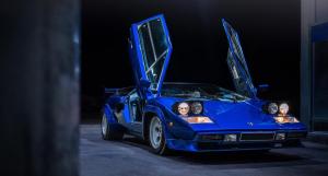 Countach-Blau-04.thumb.jpg.1cbddc10c89f872875d0727342bce2d1.jpg