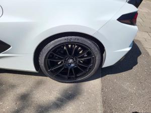 1 Satz schwarze OZ-Ultraleggera Felgen + 4 Winterreifen Michelin 19