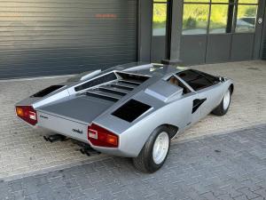 Countach_LP_400_04.thumb.jpg.308f64b1d9108e151d52f1d97e9cc530.jpg