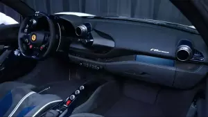 F8 Spider Innenraum 1.webp