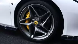 F8 Spider gelbe Bremsen.webp