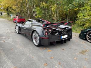 PaganiHuayra.thumb.jpg.62359956bf8f9a41b954bdd1fd7b650e.jpg