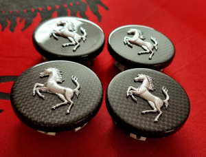 4 original Ferrari Carbon Nabendeckel Emblem 281089 458 488 F8 296 SF90 Roma etc.