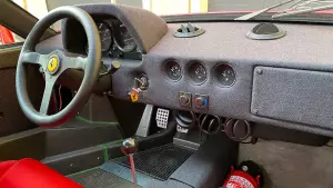 Ferrari-F40-Innenraum.thumb.webp.51a73da705e1b51bd8f949df52de8716.webp