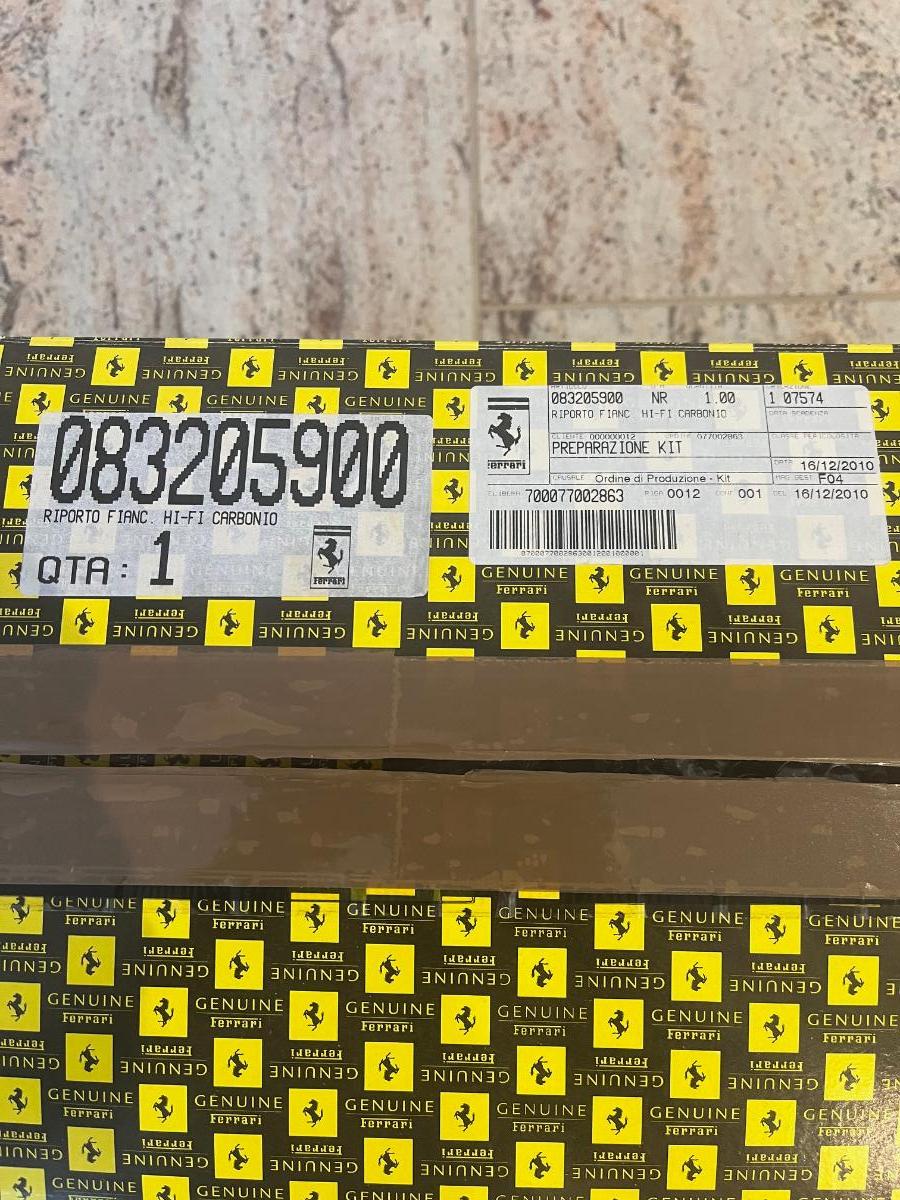 Mehr Informationen zu "Ferrari 458 Innenraum Verkleidungs Teil OEM Nr. 83205900 Carbonteil"