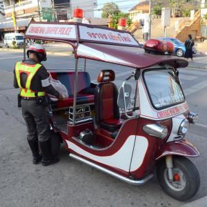 untuktuk.thumb.jpg.2be323c36ecd344bb37289468ce3c8ff.jpg